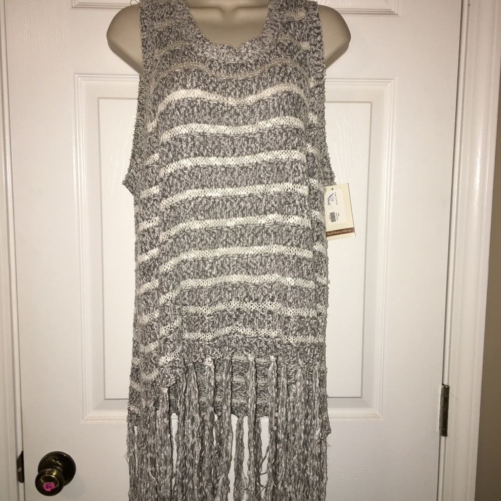 Easel Fringed Crochet Tank